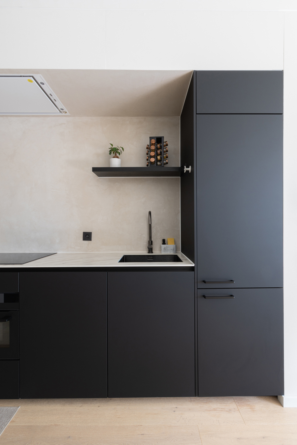 ANTWERPEN - Trendy appartement met zicht op het Theaterplein - foto 5