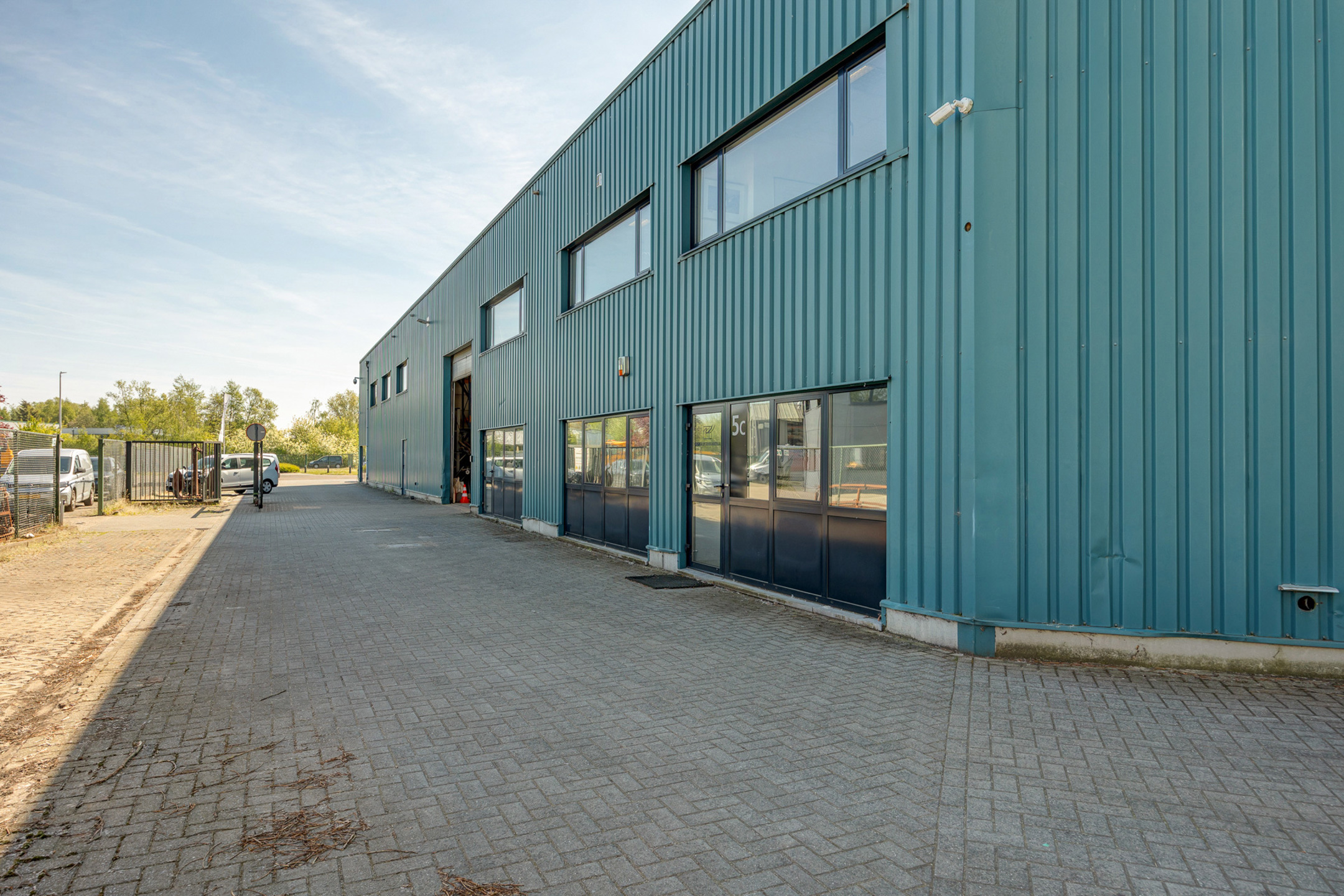 Industriehal van 1.432 m² met ongeveer 450 m² kantoren - foto 3