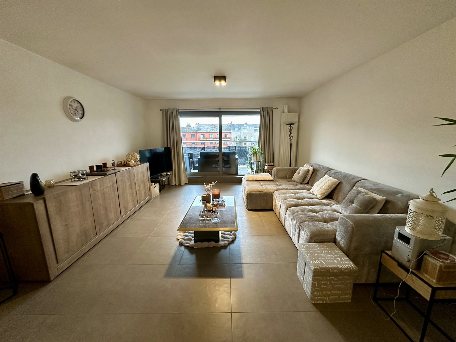 Ruim 2-slaapkamer appartement met terras en garage - foto 5