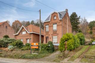 Deze karaktervolle herenwoning, gebouwd in 1920, bevindt zich in het hart van Gelrode en werd door de jaren heen grondig en met respect voor...