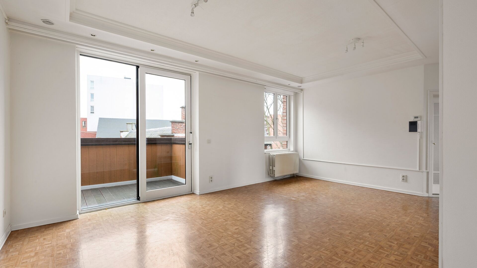 Lichtrijk appartement met veelzijdige aansluitende studio - uitzonderlijk potentieel - foto 3