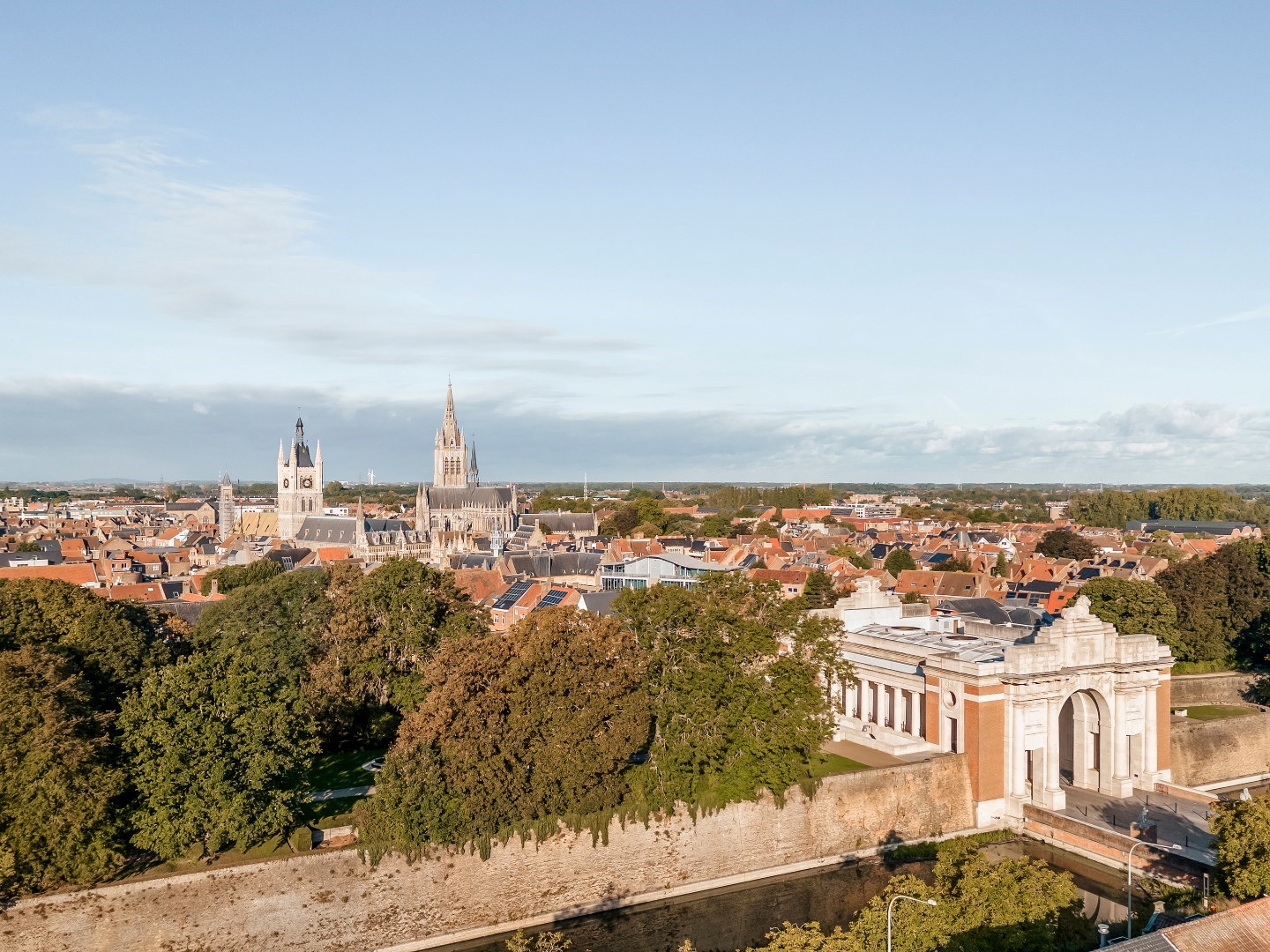 OPBRENGSTEIGENDOM/VAKANTIEWONING MET 4 ENTITEITEN IN HET CENTRUM - foto 3