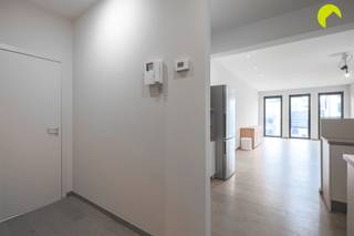 In the center of Antwerp, in a side street of De Keyserlei, we find this recent building (2010) with 6 units. You can hardly live more central:...