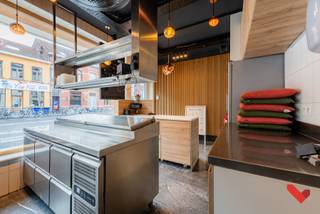 <p>Dit strategisch gelegen pand, momenteel verhuurd als een horecazaak, biedt een unieke kans voor investeerders die op zoek zijn naar stabiele inkomsten en groeipotentieel.<br />- Betrouwbare huuropbrengst: Een langlopende huurovereenkomst met een solide huurder garandeert u regelmatige inkomsten.<br />- Toplocatie: Gelegen in een buurt met veel passage, uitstekende zichtbaarheid en gemakkelijke bereikbaarheid via het openbaar vervoer.<br />- Omgeving: Vlak bij het station van Heverlee, wat zorgt voor een constante stroom van potentiële klanten.De combinatie van een toplocatie,<br /><br />gegarandeerde huuropbrengsten en een sterke meerwaarde op termijn maakt dit pand tot een absolute meerwaarde voor uw investeringsportefeuille.</p>