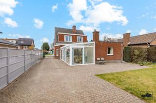 BEZOEKMOMENT ZATERDAG 11/4 VAN 10U TOT 12U (enkel op afspraak)Bent op zoek naar een open bebouwing met een zuid georiënteerde tuin te Belsele? Dan...