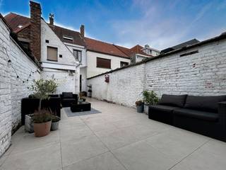 Energiezuinige woning op centrale locatie bestaande uit een inkomhal, gezellige leefruimte met eet-en zithoek, recent vernieuwde keuken,...