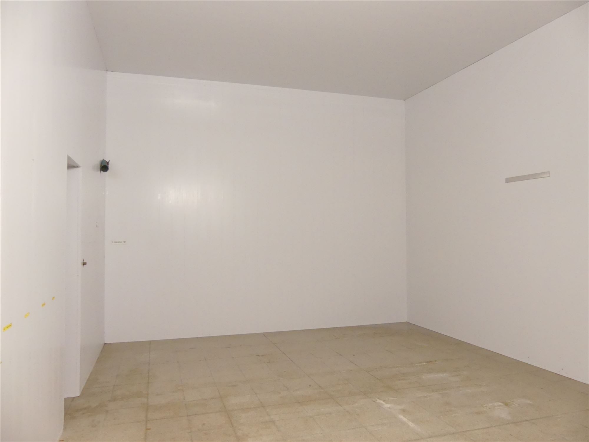 Loods, 166 m², uitermate geschikt voor opslag-/stockageruimte - toegankelijk via manuele toegangspoort - foto 2