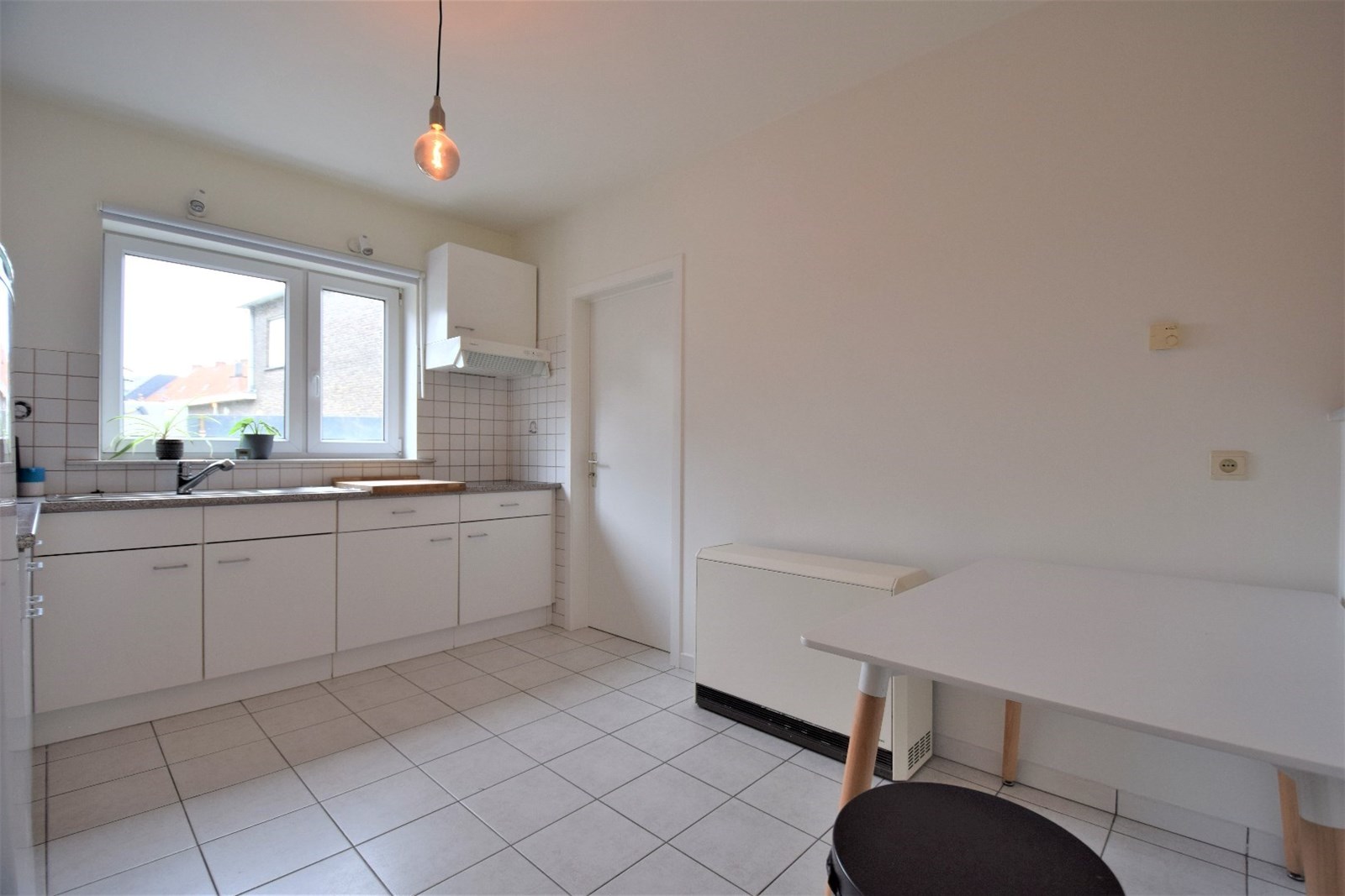 Hoekwoning met drie slaapkamers, tuin en garage - foto 5