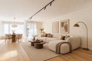 <strong>Knokke: Gerenoveerd appartement te koop met 2 slaapkamers op toplocatie in het centrum van Knokke.</strong>
<p>Op een uitstekende locatie te Knokke vinden we dit stijlvol gerenoveerde appartement met twee slaapkamers. Dankzij de combinatie van een hedendaagse afwerking, een aangename indeling en een centrale ligging is dit een ideale uitvalsbasis aan de Belgische kust. Het appartement werd grondig gerenoveerd met oog voor comfort en uitstraling en biedt een aangename leefruimte waar licht en ruimte centraal staan.<br /><br /><strong>Indeling: </strong><br />Inkomhal, lichtrijke leefruimte met comfortabele eethoek, zuidgericht terras vooraan, moderne en volledig ingerichte keuken, apart toilet, berging, 2 slaapkamers, badkamer met inloopdouche, terras achteraan. <br /><br /><strong>Troeven: </strong></p>

<ul><li>Volledig gerenoveerd met hoogwaardige materialen.</li><li>Centrale ligging in Knokke vlakbij de Dumortierlaan, ijzerpark, het strand.</li><li>Winkels en horeca op wandelafstand.</li><li>Ideaal als vaste woonst, tweede verblijf of investering.</li><li>Privatieve kelderberging en toegankelijke fietsenberging. </li></ul>
Meer informatie? Contacteer Ayita op 0496 13 43 12 of via ayita@eraservimo.be