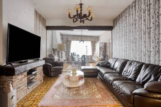 Deze verzorgde woning is gelegen vlakbij het station en het stadscentrum.De woning is instapklaar, heeft een mooie veranda met gezellig terras, een...