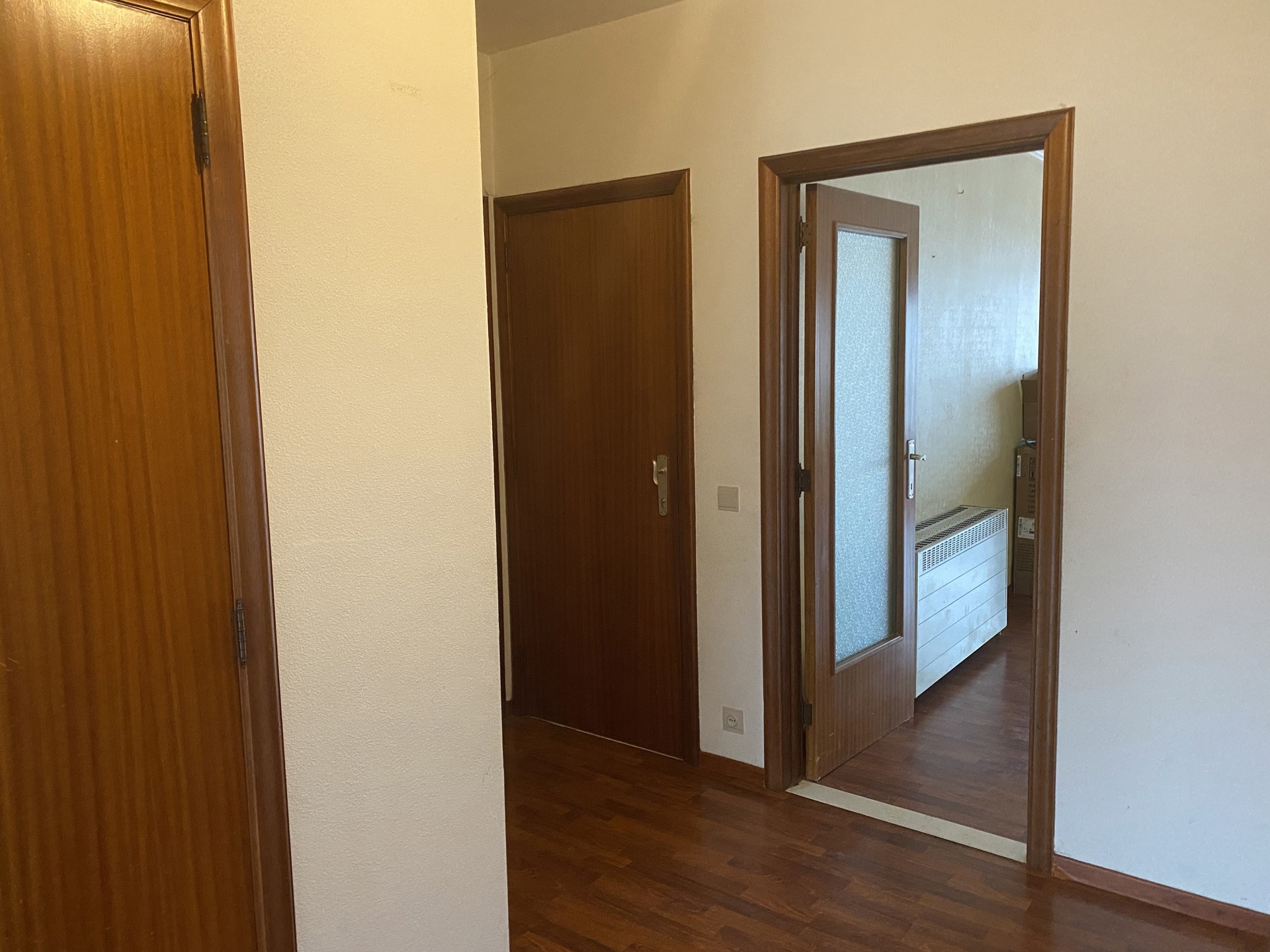 Ruim appartement 3 slaapkamers, geen lift, vernieuwde keuken en badkamer - foto 2