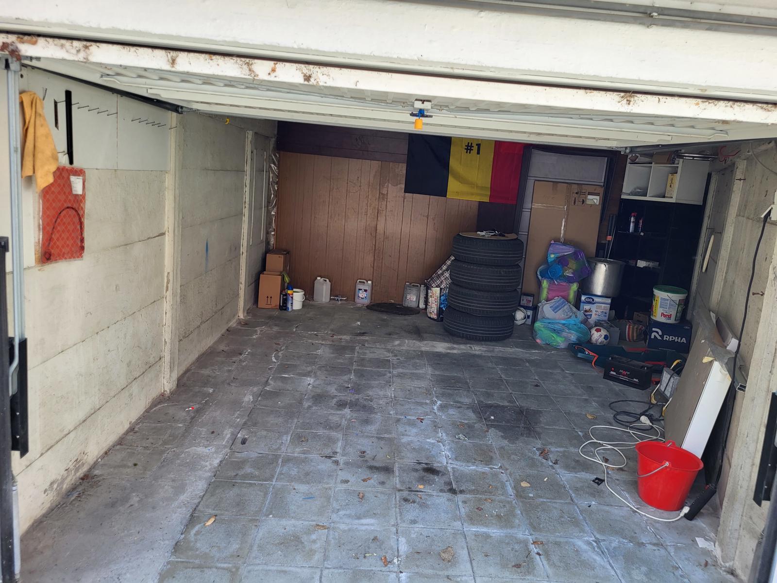 Garage for sale in Asse - photo 1
