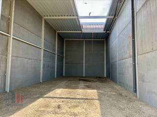 Nouvelle unité PME de 240 m² à vendre dans la nouvelle zone d’activités « STADSBEEMD », composée de 58 unités PME durables allant de 100 m² à 425...