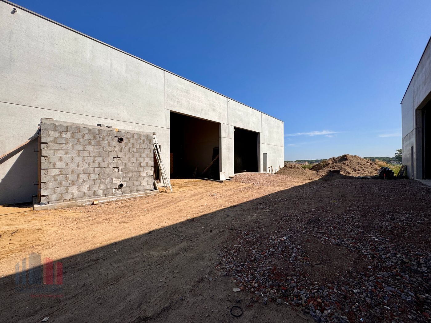 Nieuwbouw KMO-unit van 237 m² te koop! - foto 2