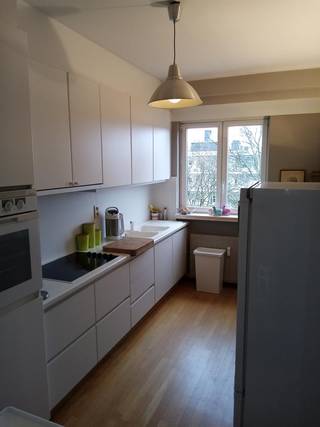 Dit appartement bevindt zich op de 5e verdieping in een rustig appartementsgebouw. Het bevindt zich vlakbij verbindingswegen met Antwerpen en...