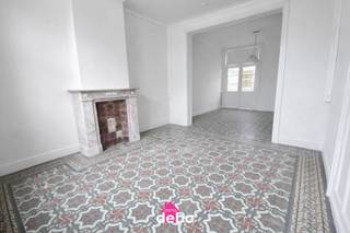 Deze goed onderhouden woning te Heule is gelegen in een zeer gegeerde buurt met alle denkbare voorzieningen op wandel- en fietsafstand,...