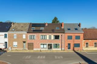 Ontdek dit ruime en instapklare duplexappartement met privatieve tuin en garagebox, gelegen in het hart van Erps-Kwerps. Met 167 m²...