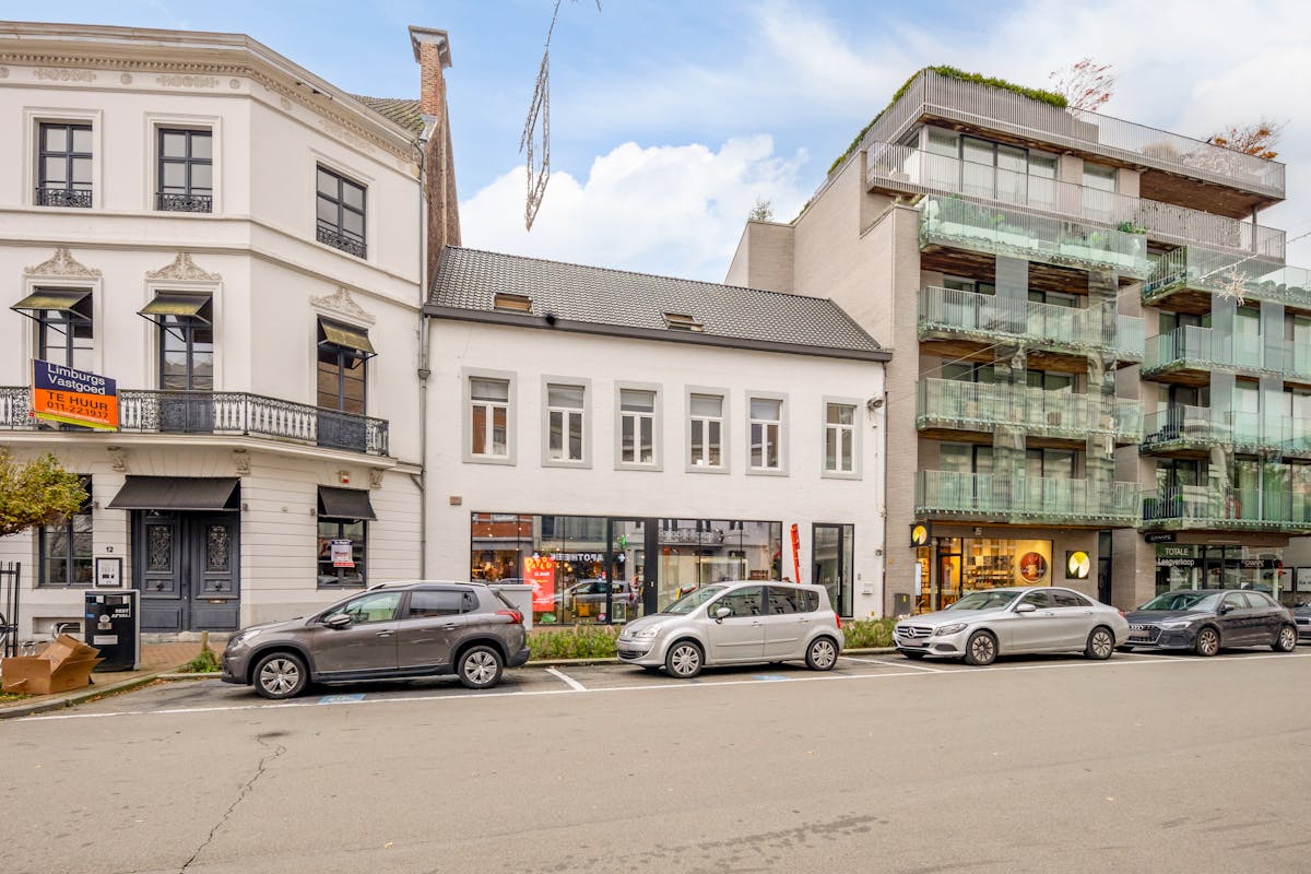 Belle propriété commerciale avec maison, située dans un emplacement privilégié ! - photo 2