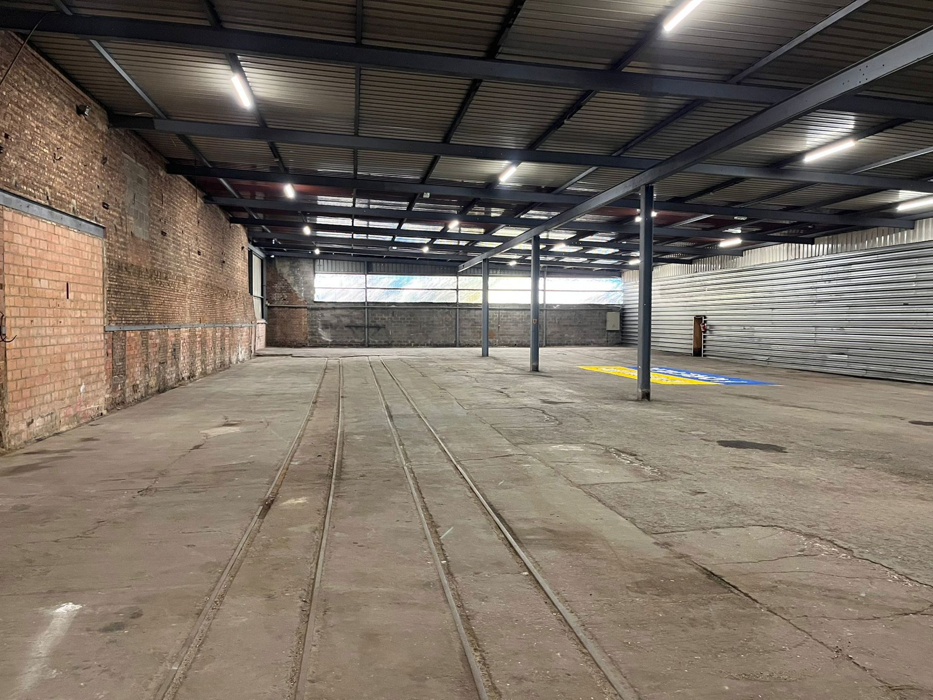 Magazijn Unit 12 van 1.207 m² centraal tussen A12 en E19 (geen poort) - foto 5