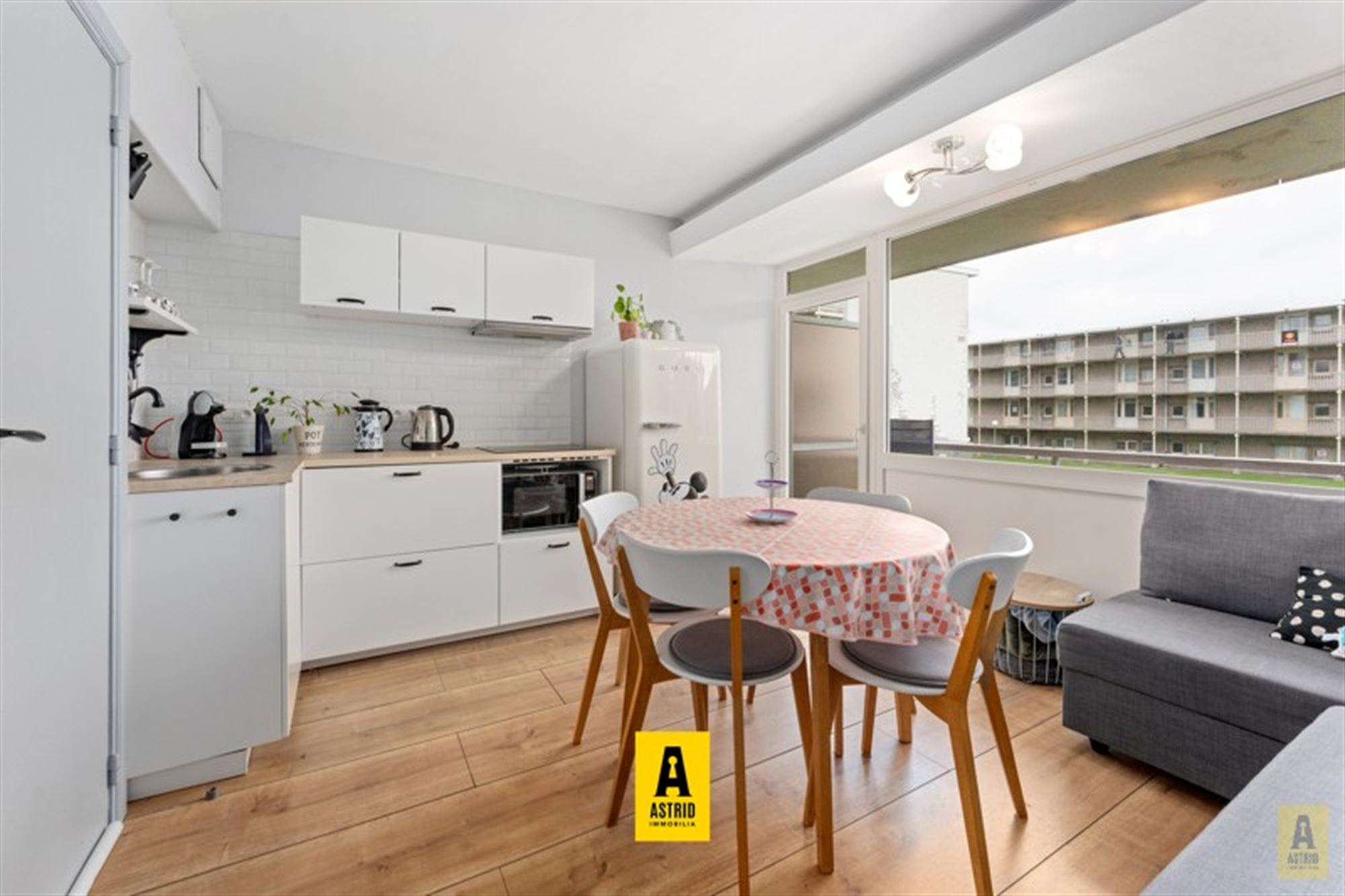 Instapklaar (gerenoveerd) lichtrijk appartement met terras in groen domein! - foto 1