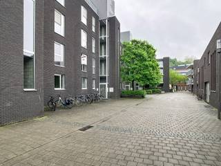 This 2 bedroom apartment on the inner ring of Leuven combines space, comfort and excellent accessibility. Set in a green and pleasant environment,...