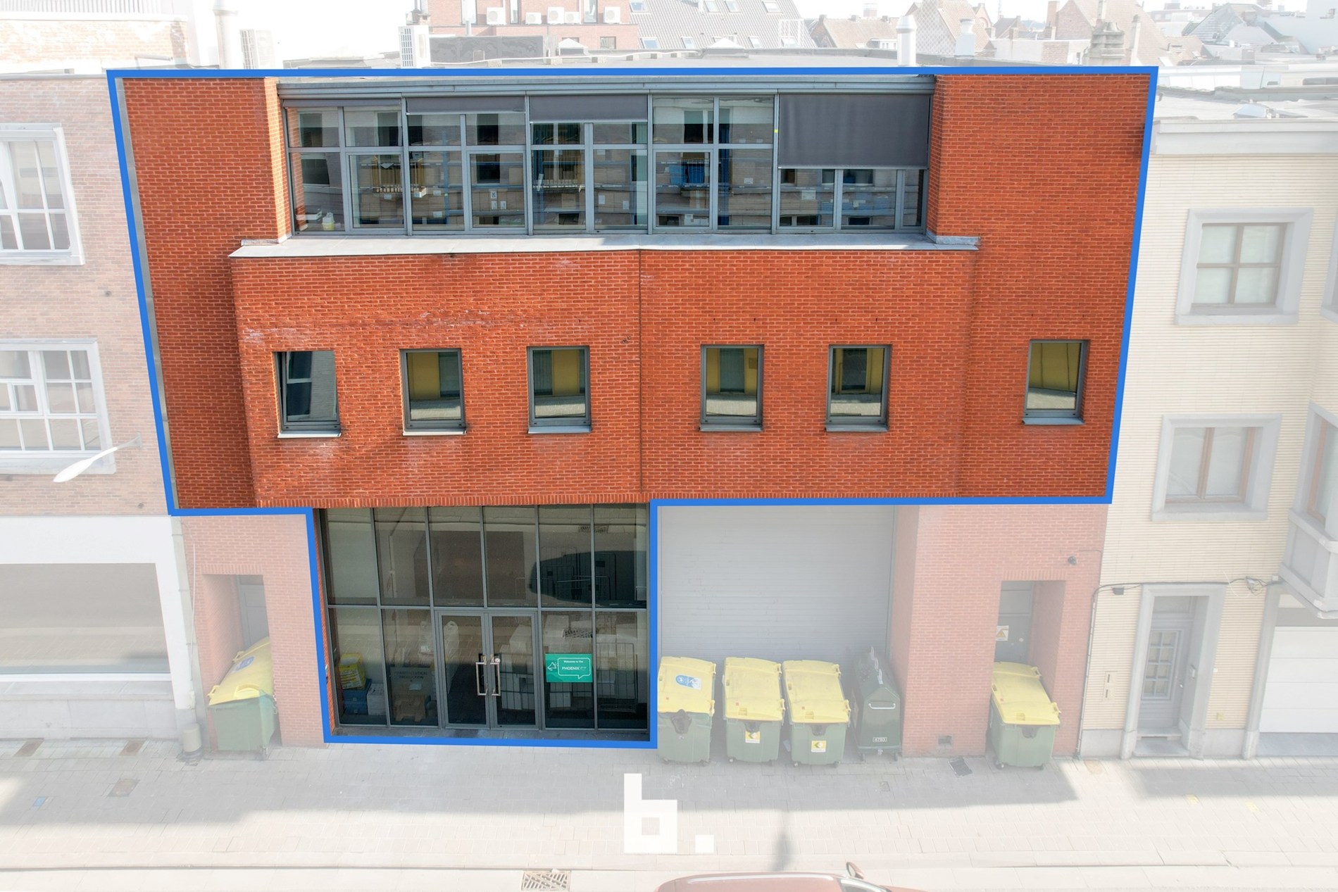 Ruim, centraal gelegen kantoorgebouw - foto 1