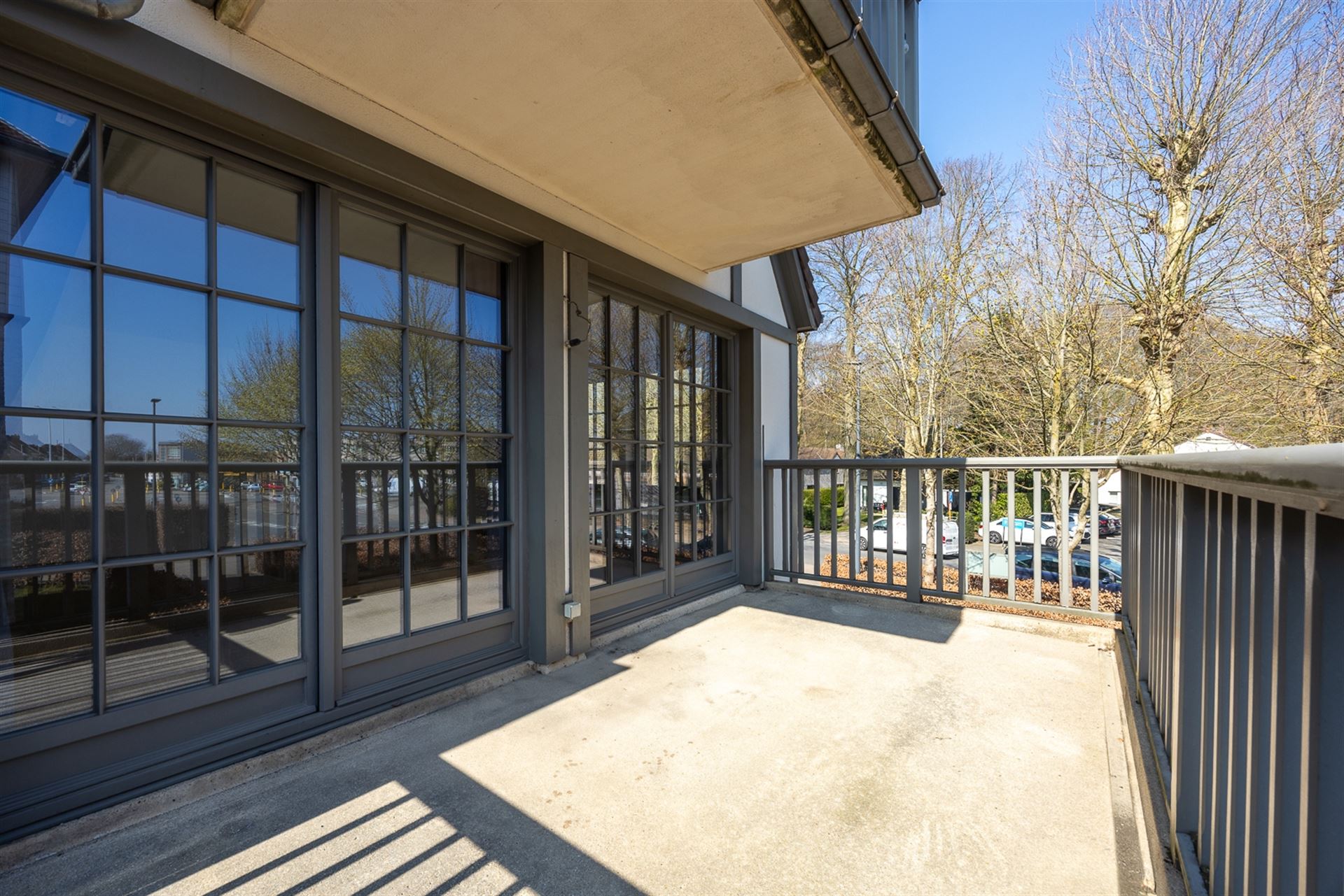 Twee slaapkamer appartement met terras nabij het centrum van Boechout. - foto 2