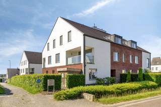 Dit gelijkvloers appartement is gelegen in het rustige Kumtich op wandelafstand van de dorpskern en op nog geen 5 km van het bruisende centrum...