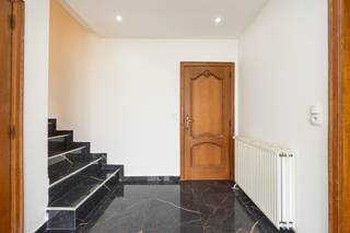 Deze open bebouwing is rustig gelegen in Tessenderlo-Ham, met een vlotte verbinding naar omliggende gemeenten en alle dagelijkse voorzieningen in...