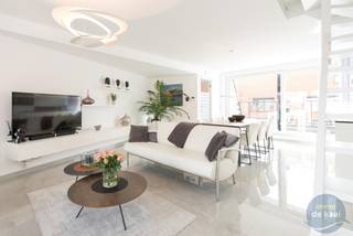 Fantastisch ingericht duplex-appartement met 2 slaapkamers langs de oevers van de Oude Veurnevaart. Op een boogscheut van het centrum van...