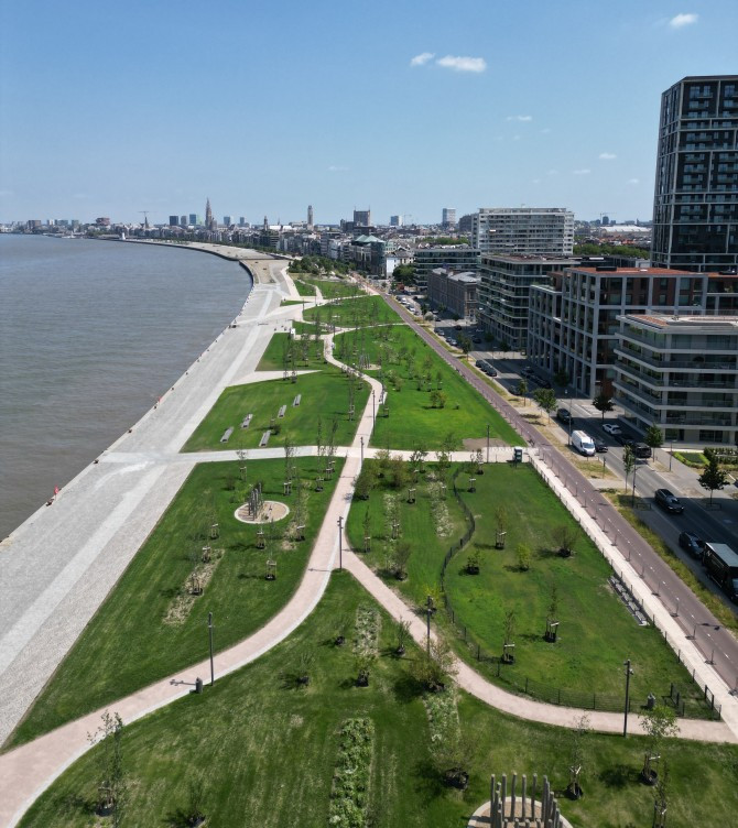 Luxe-appartement met frontaal Scheldezicht met heerlijk terras (30m²) op Nieuw Zuid incl kelderberging - optionele ondergrondse parking beschikbaar - foto 2