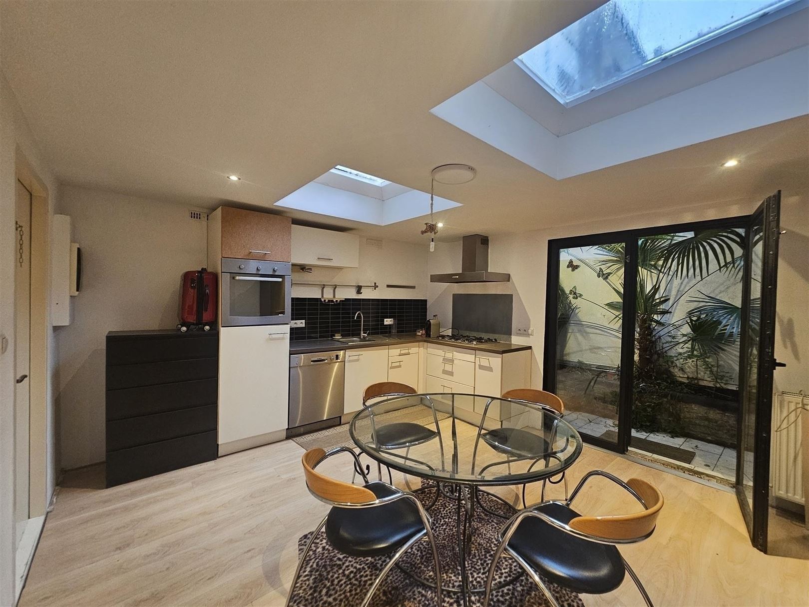 Volledig vernieuwd appartement vlakbij Italiëlei. - foto 4