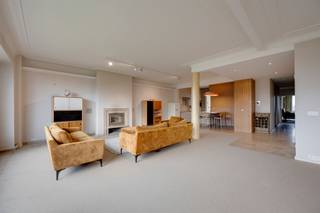 Ontdek deze exclusieve penthouse op de Belgiëlei, waar luxe, comfort en verfijnd Italiaans design samenkomen op een toplocatie tussen het...