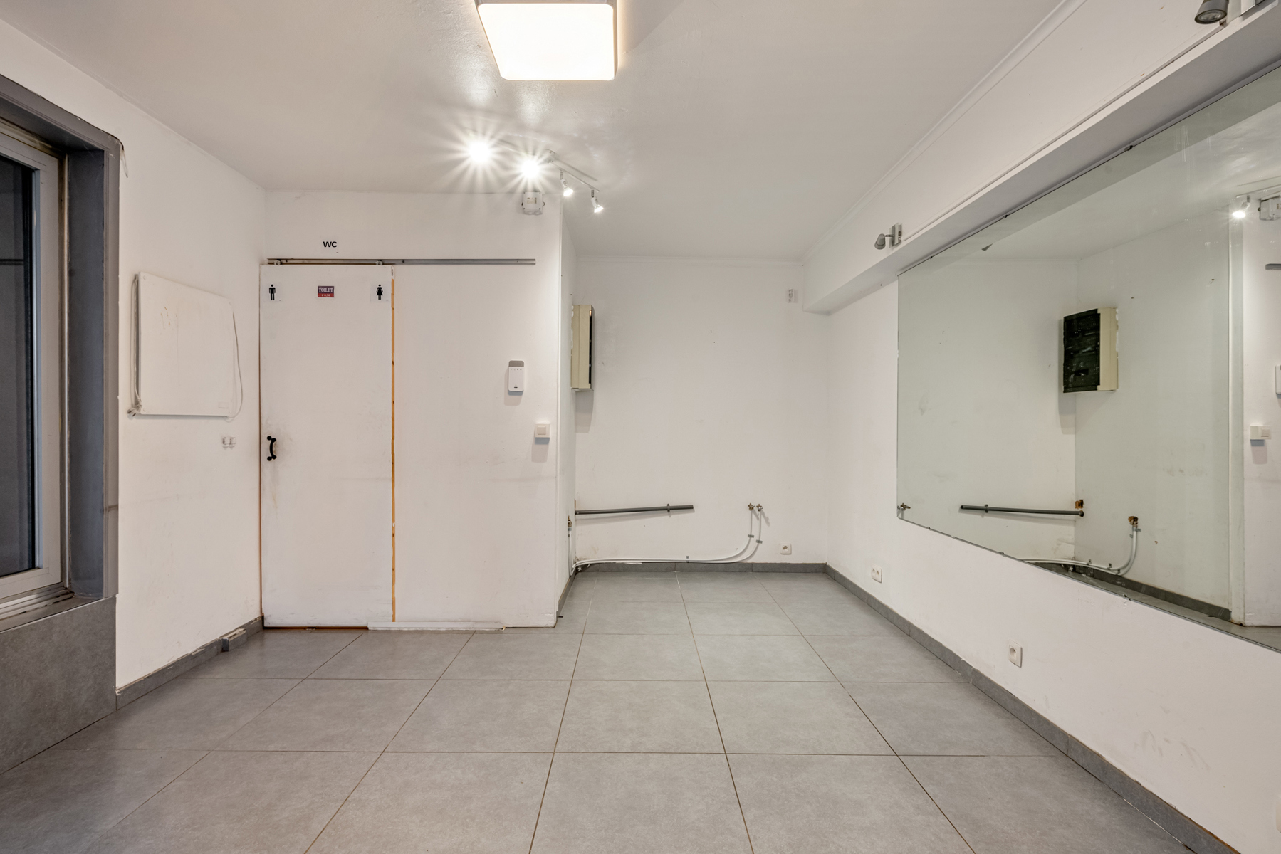 Opbrengsteigendom met 3 appartementen + handelsruimte - foto 3