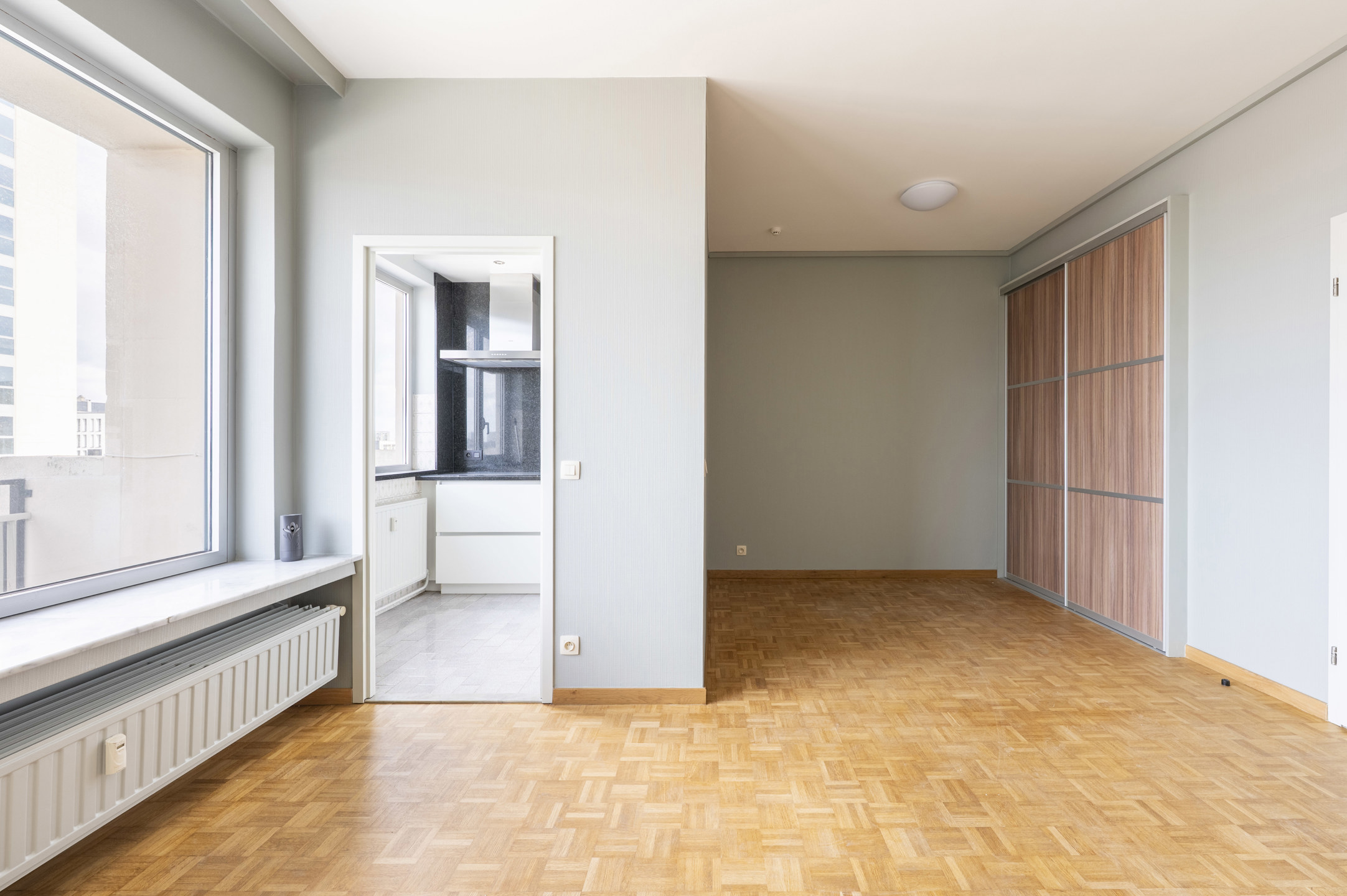 Instapklare studio met uitzicht &amp; balkon in centrum - foto 5