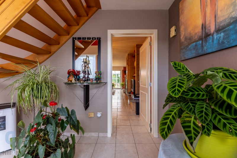 Rustig gelegen, ruime villa met 4 slaapkamers en garage - foto 3