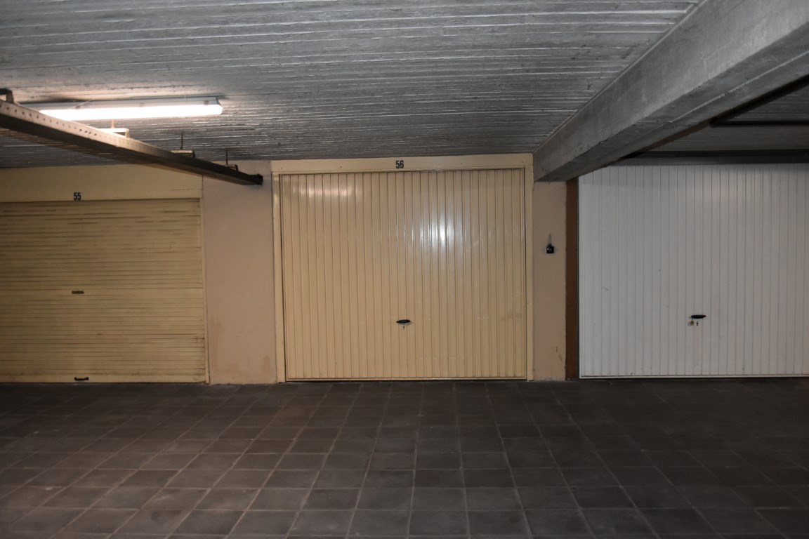 Centraal gelegen afgesloten autobox - foto 2