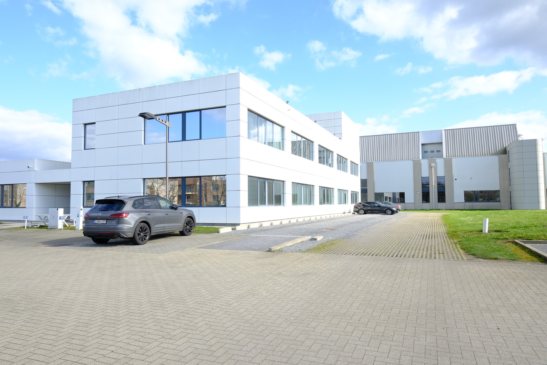 Kantoorgebouw op industriesite Ekkelgarden in Hasselt - foto 1