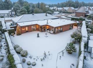 Dit opbrengsteigendom is gelegen op een unieke locatie te Heusden-Zolder. Zo bent u op een paar min. afstand van de E314 gelegen en geniet u een...