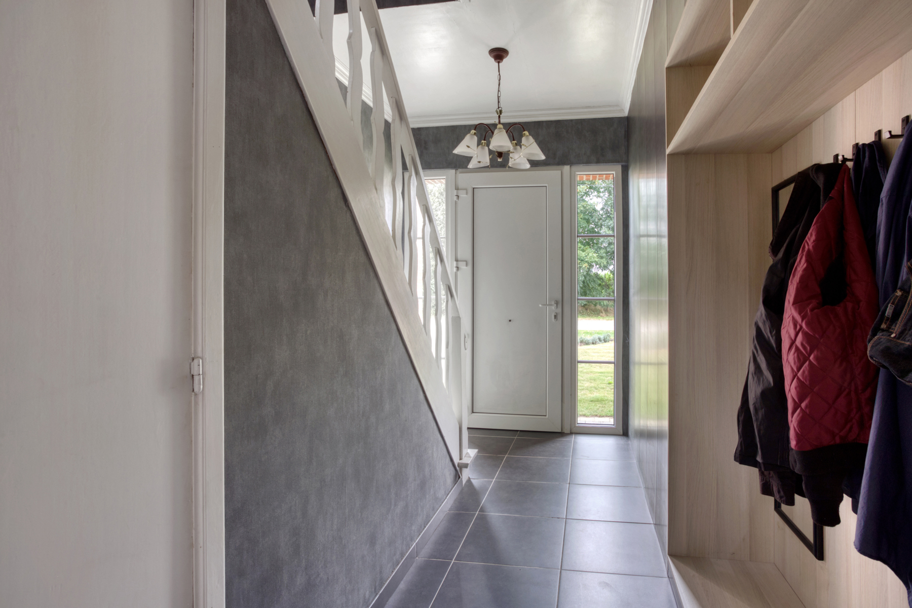 Landelijk gelegen woning met stallen op perceel van 1.1 ha - foto 2