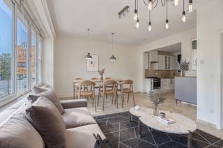 Op een top locatie in Deurne-Zuid bieden wij dit prachtig appartement aan, gelegen op de eerste verdieping van een klein gebouw zonder syndicus.Het...