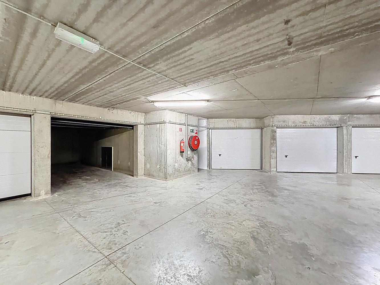 Vlot inrijdbare garagebox op wandelafstand van het strand in Duinbergen. - photo 3