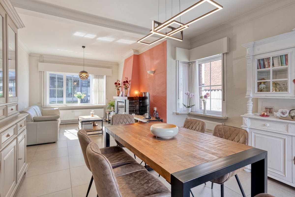 Semi-detached house with 4 rooms for sale in a prime location in Waregem - photo 2