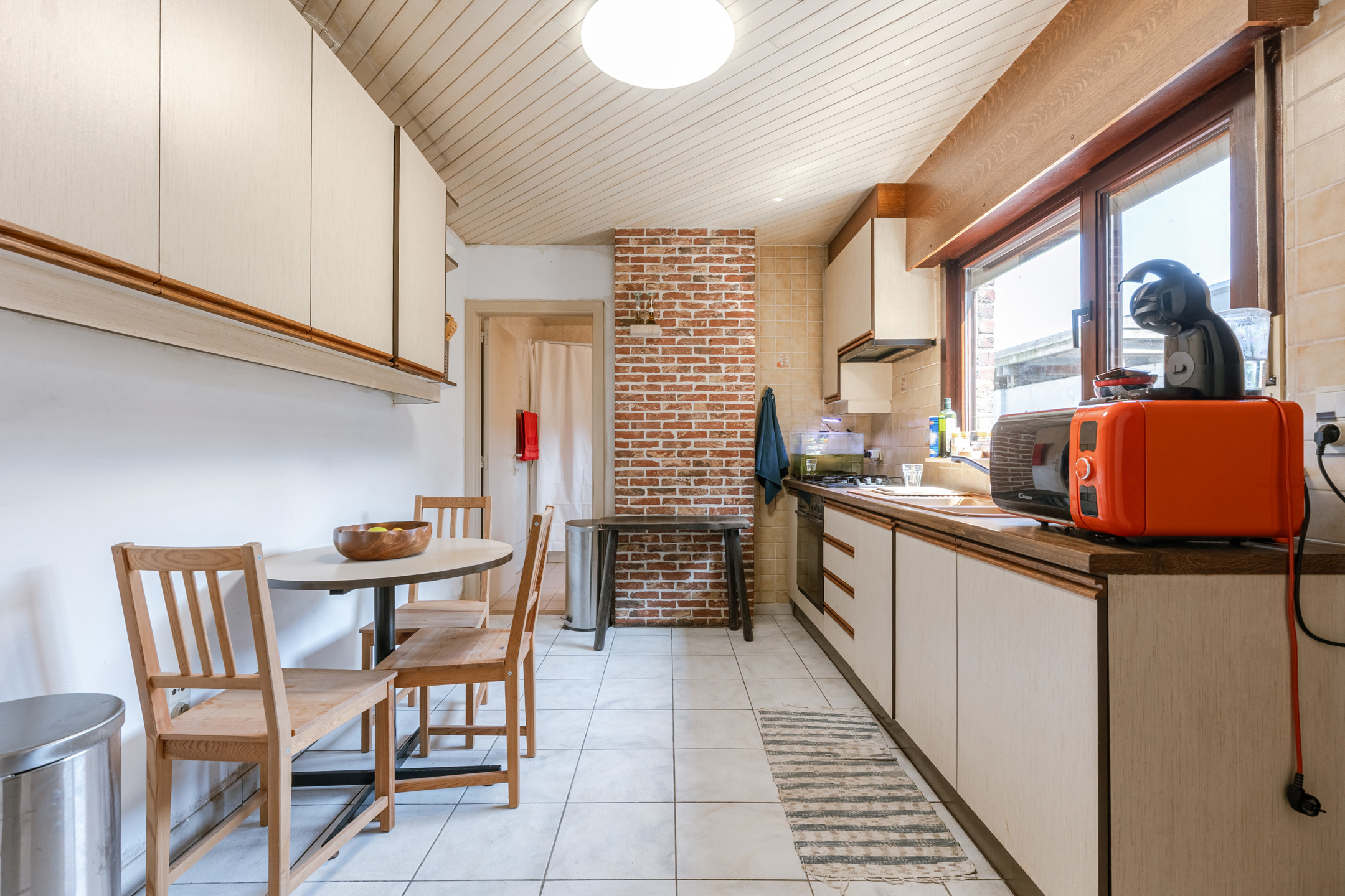 Te renoveren woning met veel potentieel - foto 5