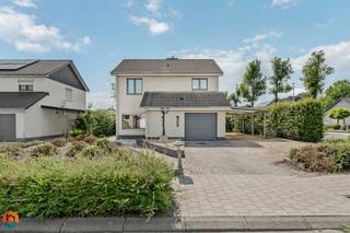 Op een uitstekende locatie te Putte bevindt zich deze te renoveren woning met 4 slaapkamers en garage op een mooi perceel. U geniet hier van...