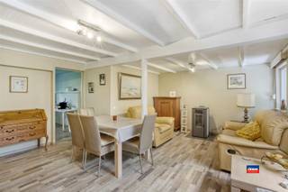 <p><span>UNIEKE VAKANTIEWONING / BUITENVERBLIJF IN HARTJE NATUUR MET ABSOLUTE PRIVACY EN RUST | EPC E |</span></p><p><span>Dit prachtige vakantiehuis, gelegen aan een onverharde weg, omgeven door bos en weiland, biedt alle nodige privacy.</span></p><p><span>Het loslopend wild zoals konijntjes en hertjes in de tuin krijgt u er gratis bij.</span></p><p><span>Zeer mooie, zuidoost georiënteerde privé tuin van 1.300 m², afgesloten met een automatische poort. </span></p><p><span>Indeling als volgt: ruime veranda - woonkamer op laminaat - gesloten, geïnstalleerde keuken - zeer ruime slaapkamer (21m²) - badkamer met inloopdouche en lavabo - apart toilet - bergruimte - wasplaats - garage / opslagplaats / werkruimte.</span></p><p><span>Extra troeven: </span></p><p><span>*vakantiegevoel in eigen land</span></p><p><span>*Air BNB mogelijk / toegelaten</span></p><p><span>*gasboiler voor warm water</span></p><p><span>*eigen gratis water via putboring (kwaliteit water jaarlijks getest en goedgekeurd)</span></p><p><span>*verwarming warmtepomp lucht / lucht (2019) en pelletkachel in de woonkamer (2021)</span></p><p><span>*volledig asbestvrij</span></p><p><span> </span></p><p><span>Mis deze unieke kans niet en contacteer ons snel voor een bezoek !</span></p>
