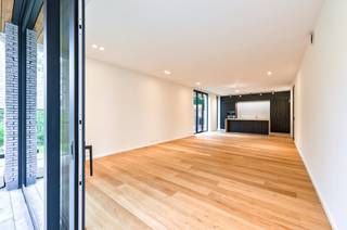 Découvrez ce superbe appartement neuf situé sur la prestigieuse Avenue Hamoir, à deux pas du Bois de la Cambre, de l'École Européenne d'Uccle et...