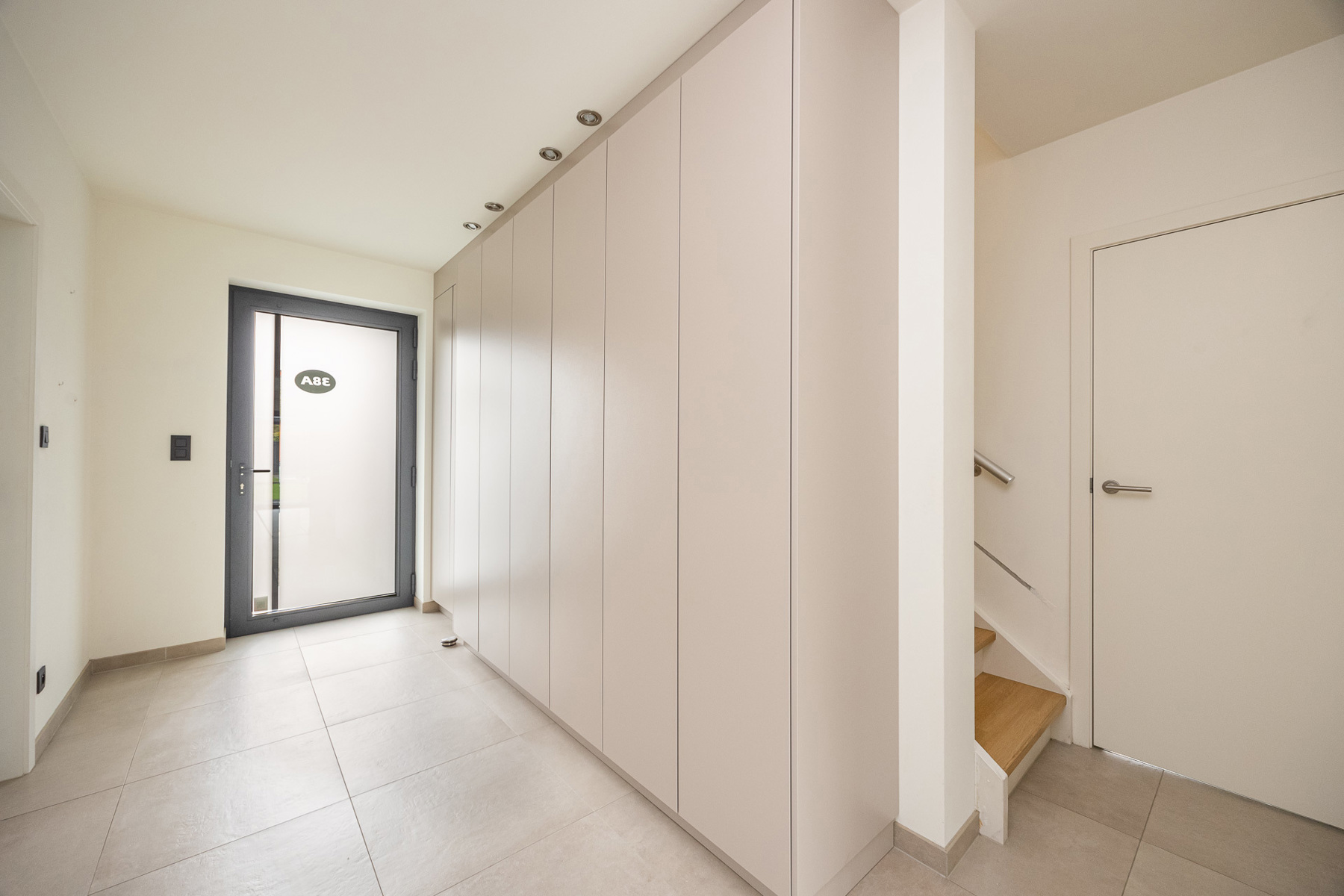 RUSTIG GELEGEN WONING MET 4 SLPK, KELDER EN ZUIDTUIN OP 667M² - foto 4