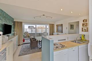 Bright roof apartment (approx. 40 m²) with veranda and 2 spacious terraces for sale located on the fourth floor in residence Boudewijn...