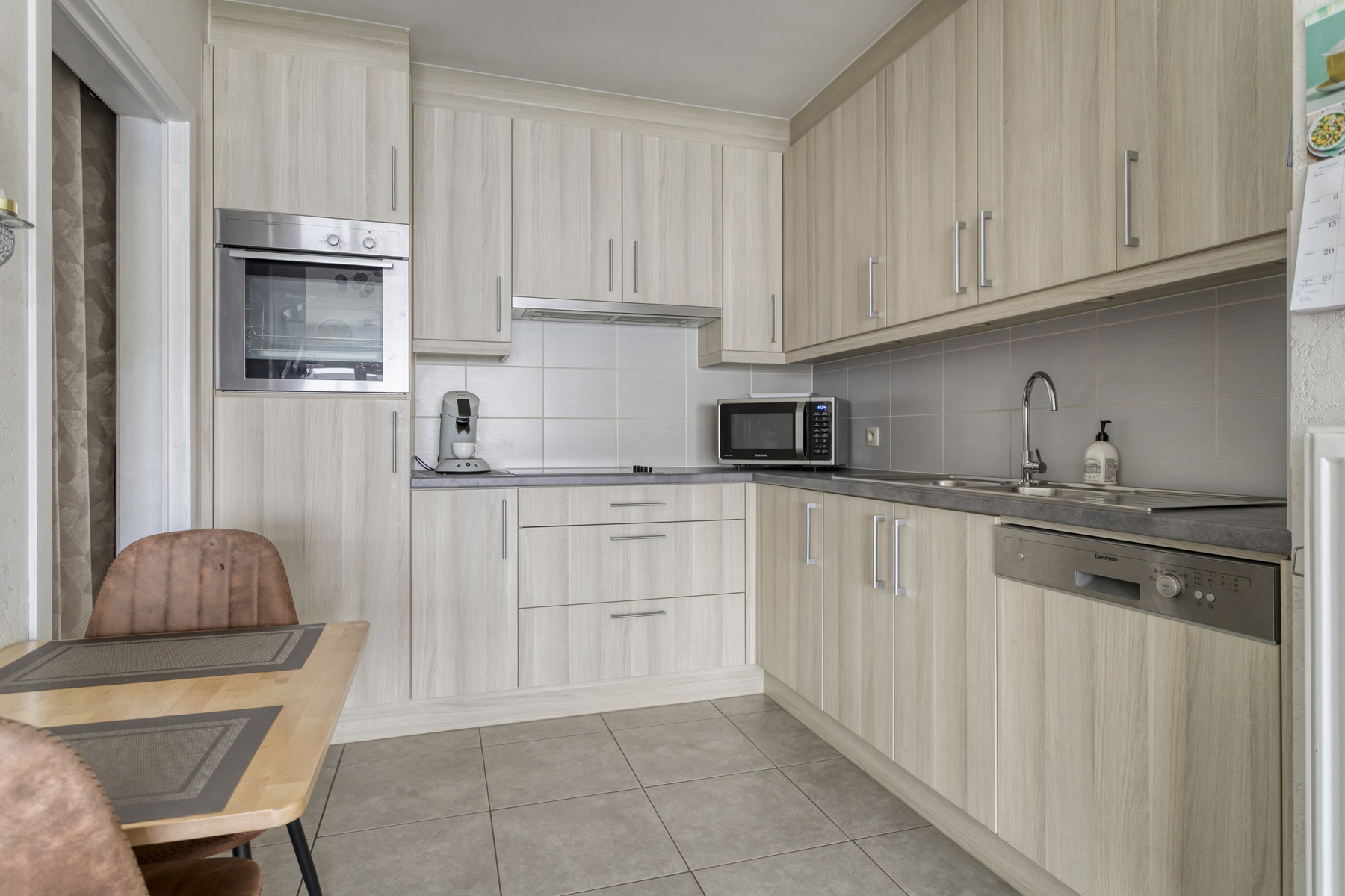 TE KOOP - gelijkvloers appartement met aparte ingang  - foto 5